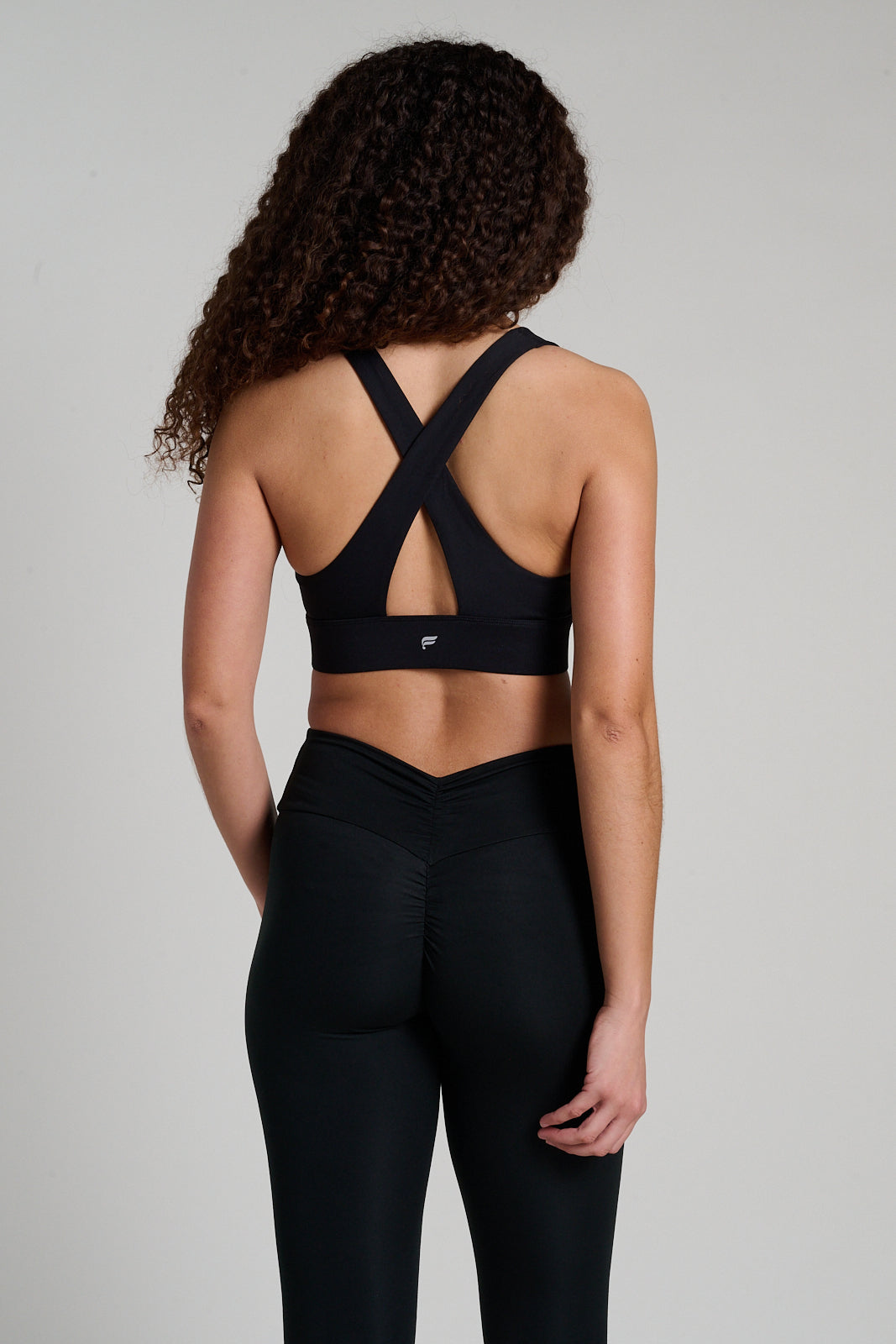 Oasis Twist Sports Bra