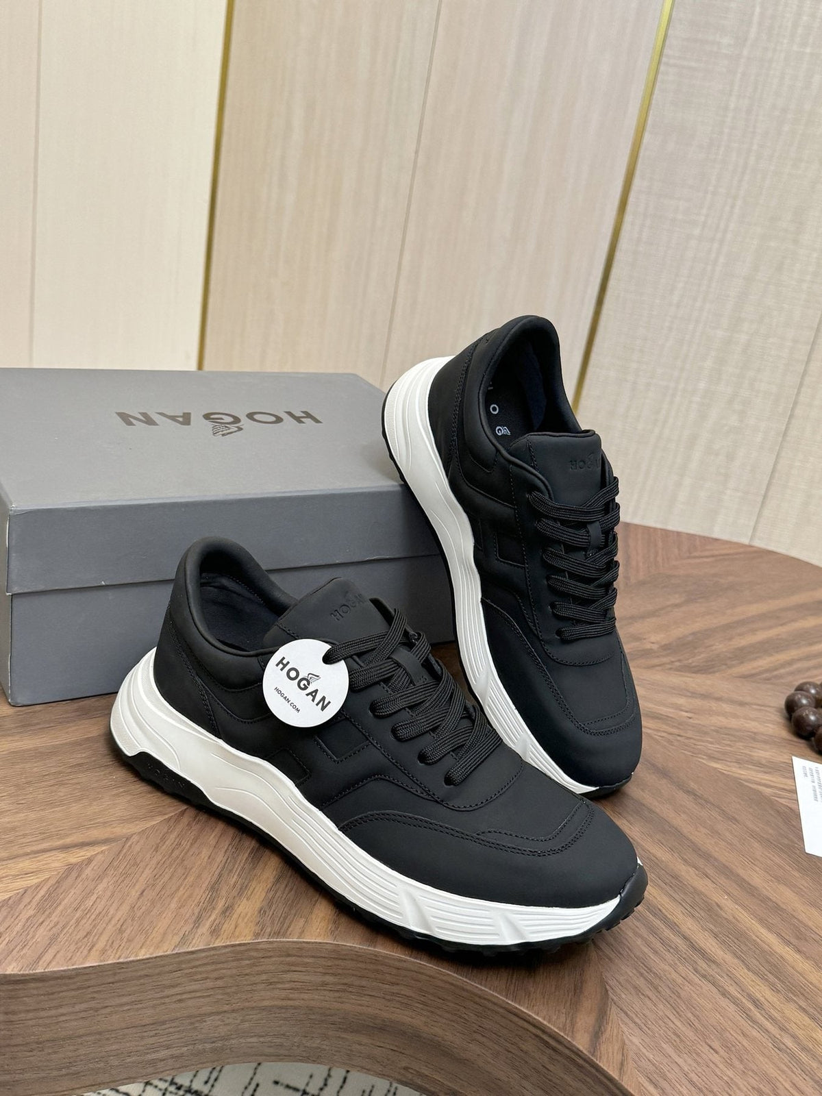 Hogan Low-Top Sneakers